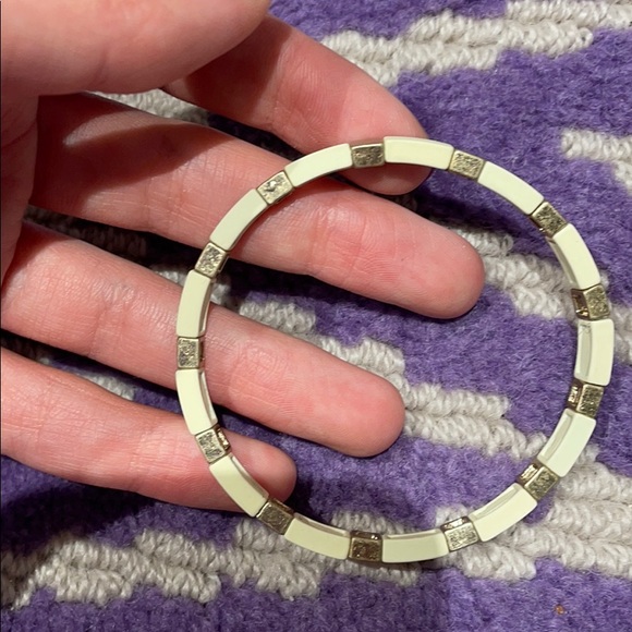 Beige and gold beaded bracelet - Picture 2 of 3